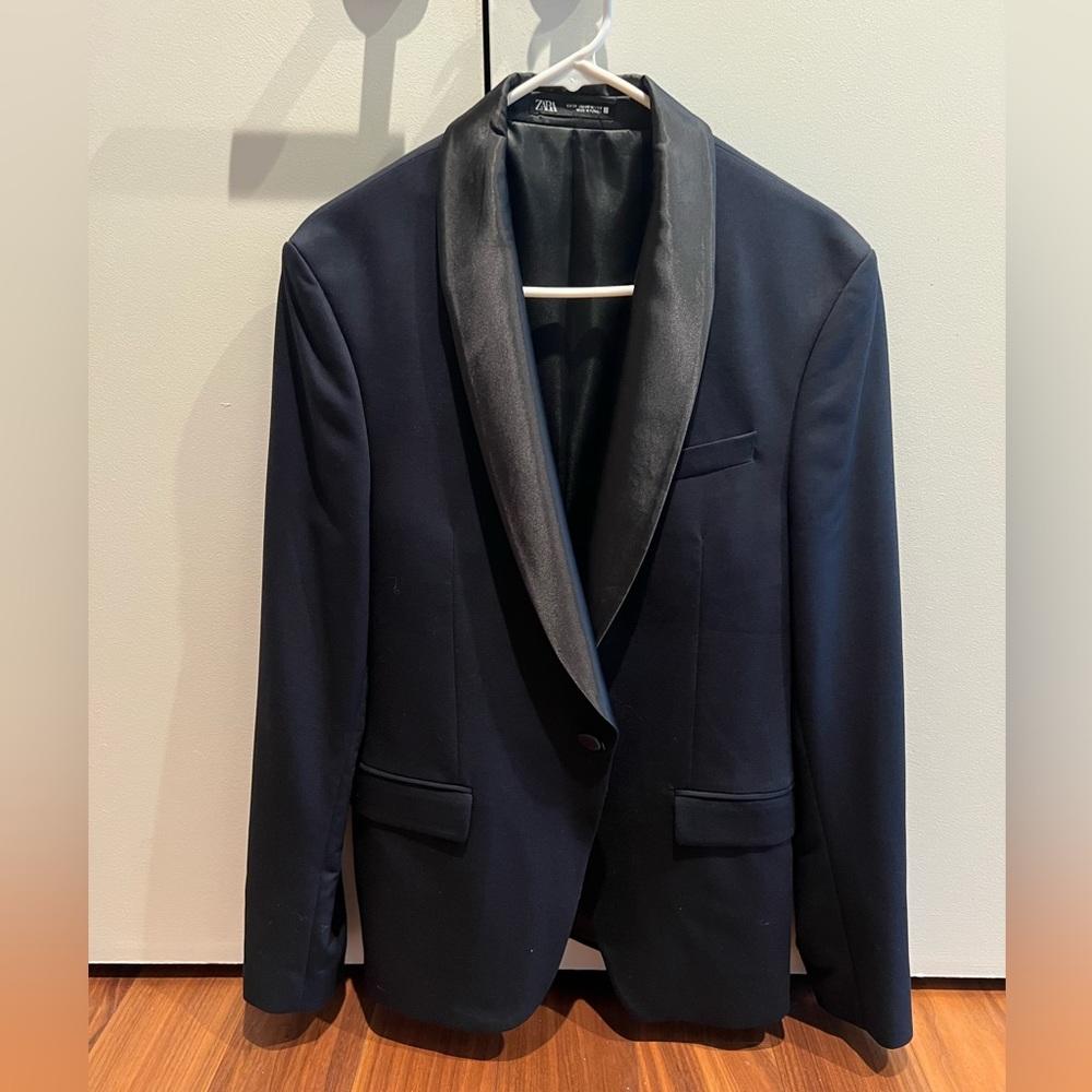 Zara Men’s Navy Blue and Black Trim Blazer